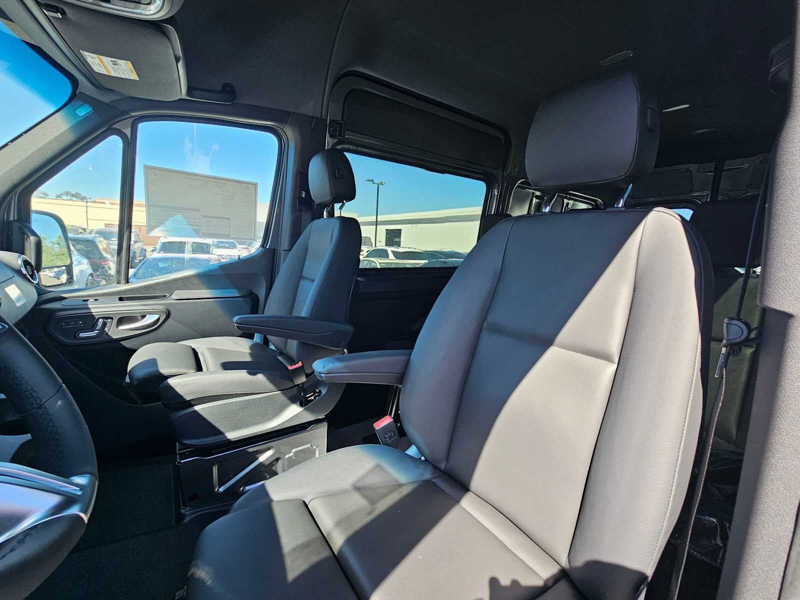 2026 Mercedes-Benz Sprinter 2500 Standard Roof I4 Diesel HO 144 AWD