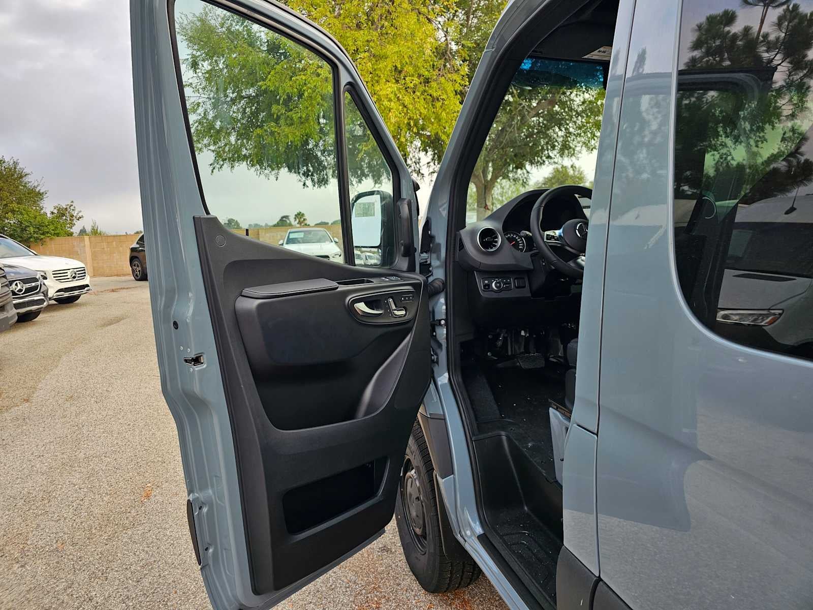2026 Mercedes-Benz Sprinter 2500 Standard Roof I4 Diesel HO 144 AWD