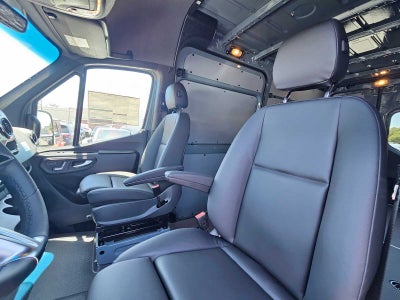 2026 Mercedes-Benz Sprinter 2500 Standard Roof I4 Diesel HO 144 AWD