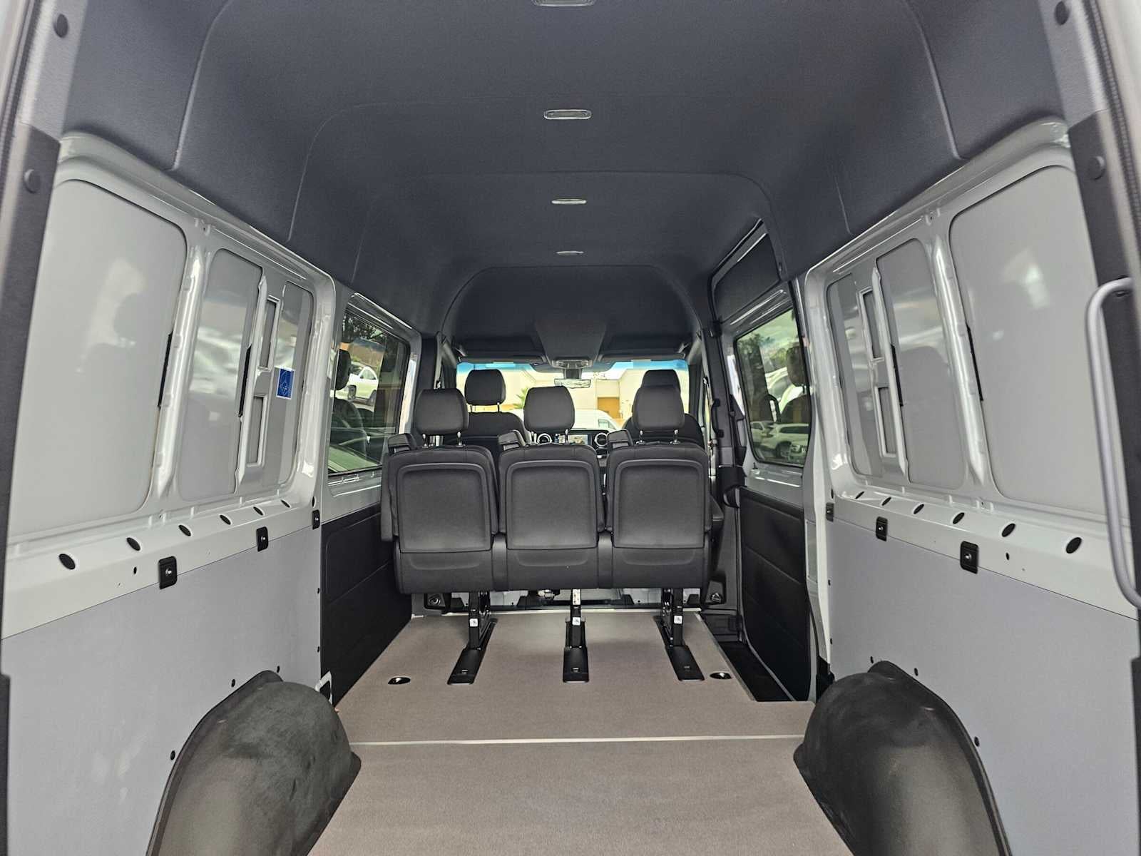 2026 Mercedes-Benz Sprinter Crew 2500 Standard Roof I4 Diesel HO 144 AWD