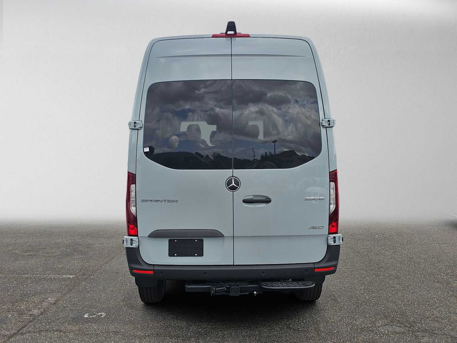 2026 Mercedes-Benz Sprinter Crew 2500 Standard Roof I4 Diesel HO 144 AWD