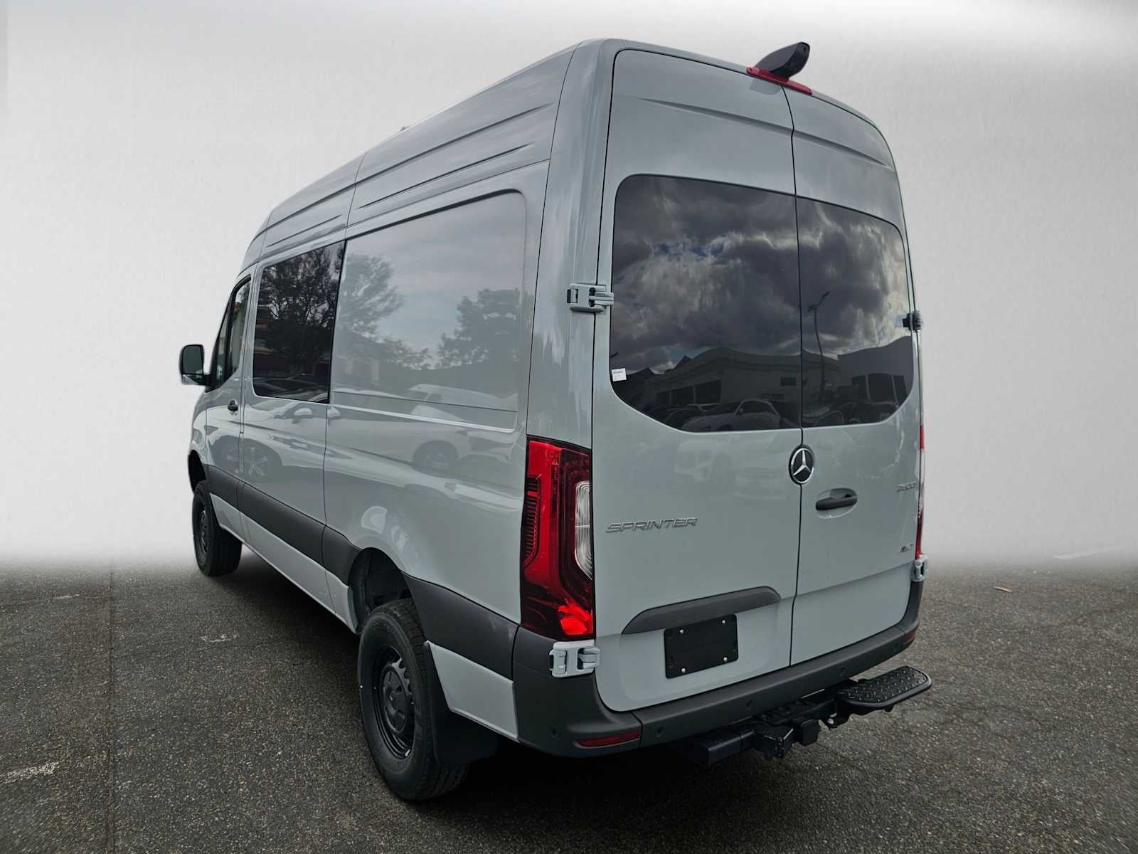 2026 Mercedes-Benz Sprinter Crew 2500 Standard Roof I4 Diesel HO 144 AWD