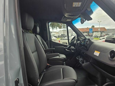 2026 Mercedes-Benz Sprinter Crew 2500 Standard Roof I4 Diesel HO 144 AWD