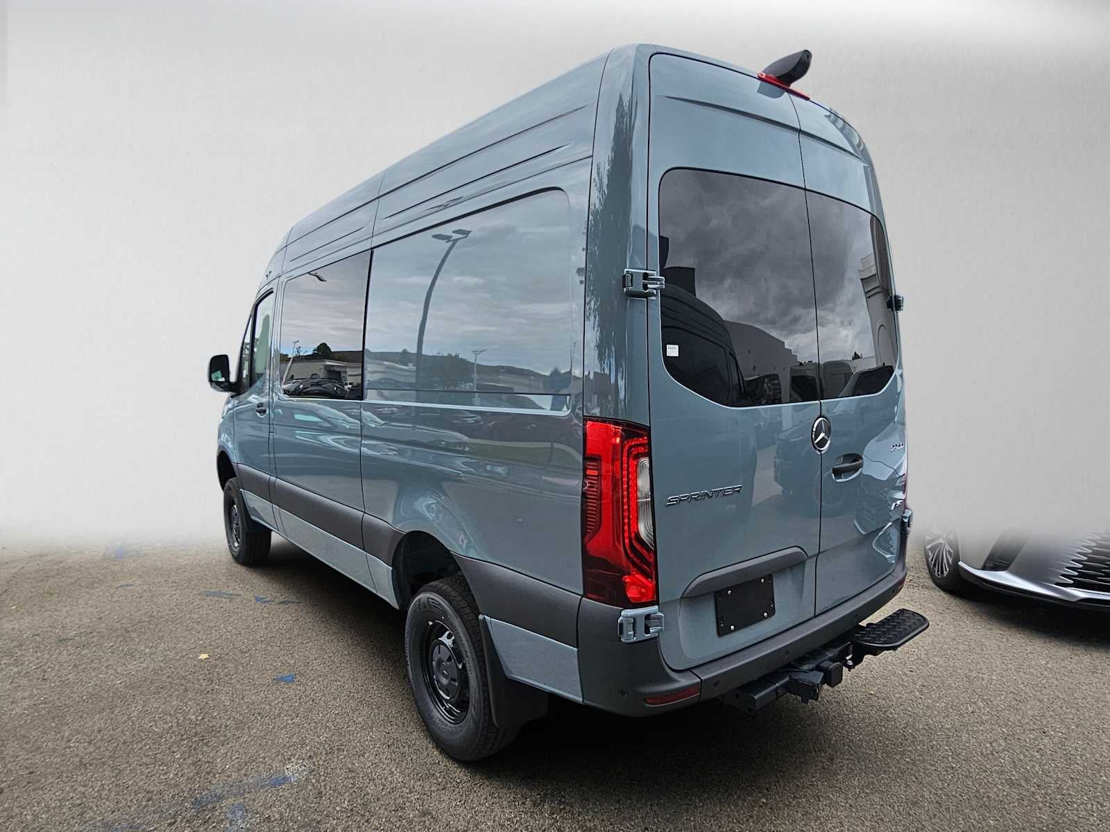 2026 Mercedes-Benz Sprinter Crew 2500 Standard Roof I4 Diesel HO 144 AWD