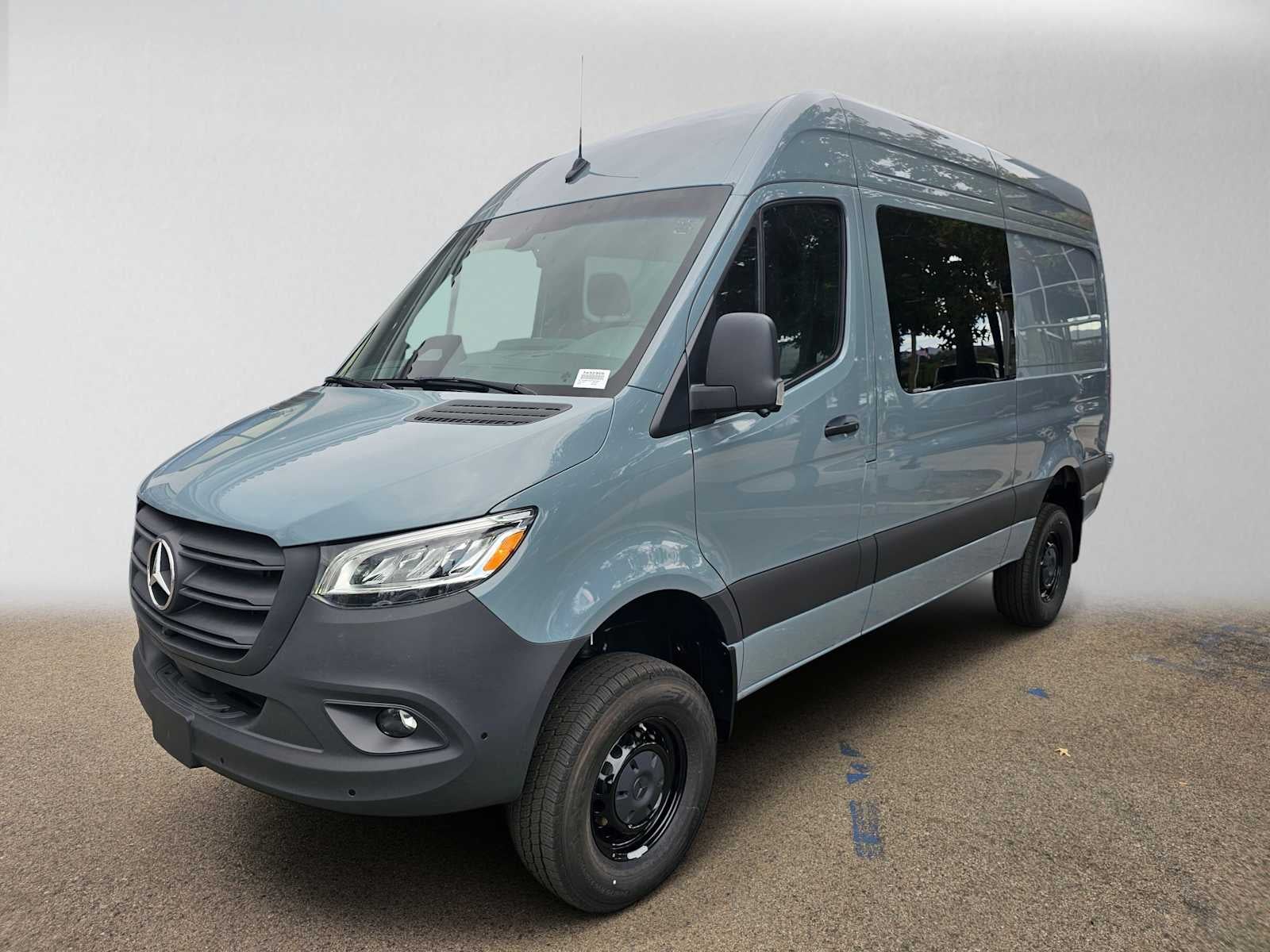 2026 Mercedes-Benz Sprinter Crew 2500 Standard Roof I4 Diesel HO 144 AWD