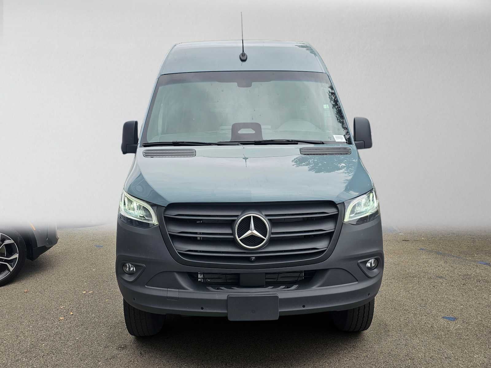 2026 Mercedes-Benz Sprinter Crew 2500 Standard Roof I4 Diesel HO 144 AWD