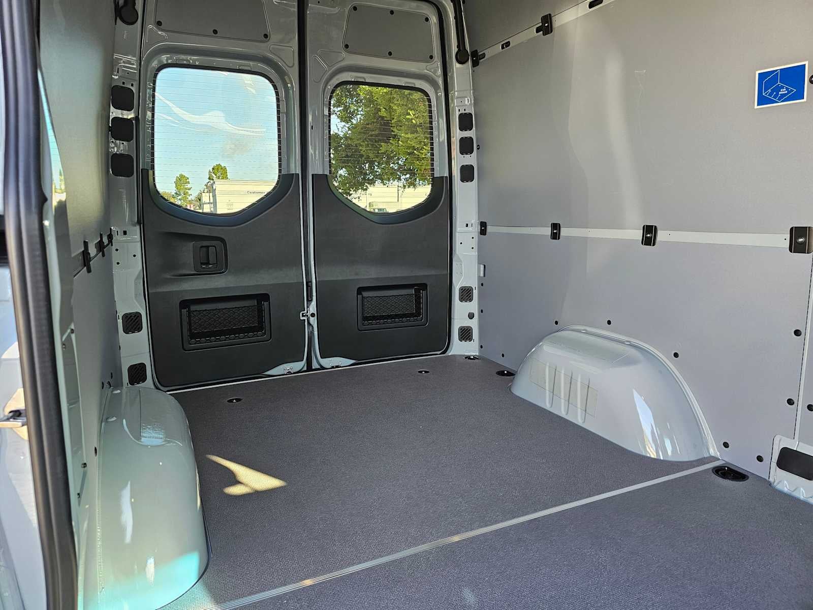 2026 Mercedes-Benz Sprinter 2500 Standard Roof I4 Diesel HO 144 AWD