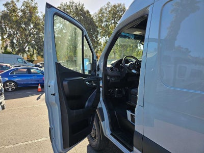 2026 Mercedes-Benz Sprinter 2500 Standard Roof I4 Diesel HO 144" AWD