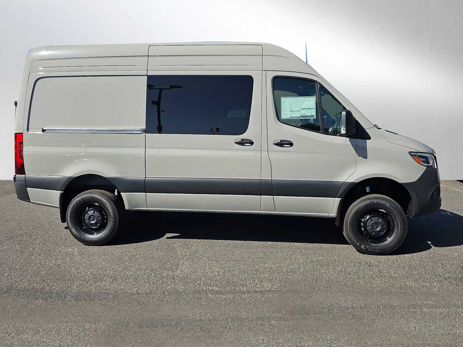 2026 Mercedes-Benz Sprinter 2500 Standard Roof I4 Diesel HO 144 AWD