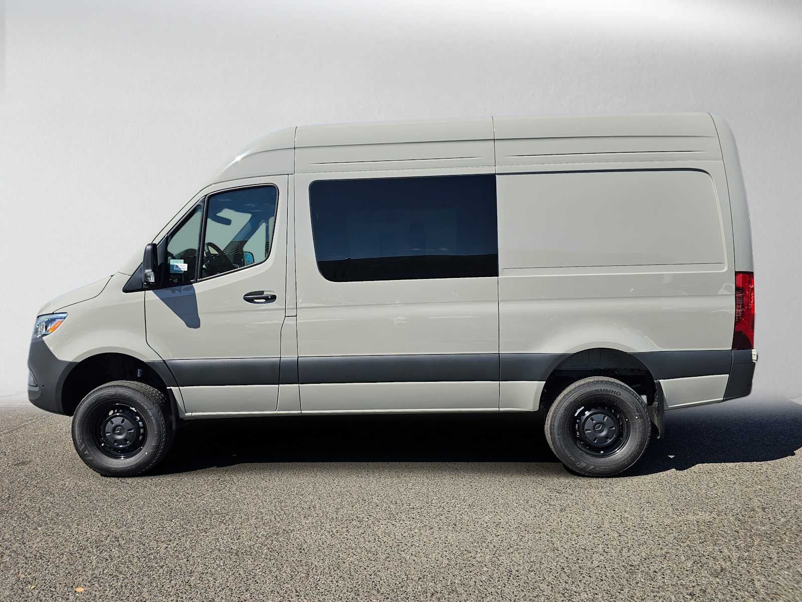 2026 Mercedes-Benz Sprinter 2500 Standard Roof I4 Diesel HO 144 AWD