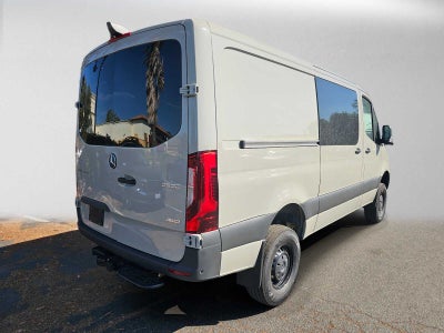 2026 Mercedes-Benz Sprinter Crew 2500 Standard Roof I4 Diesel HO 144 AWD
