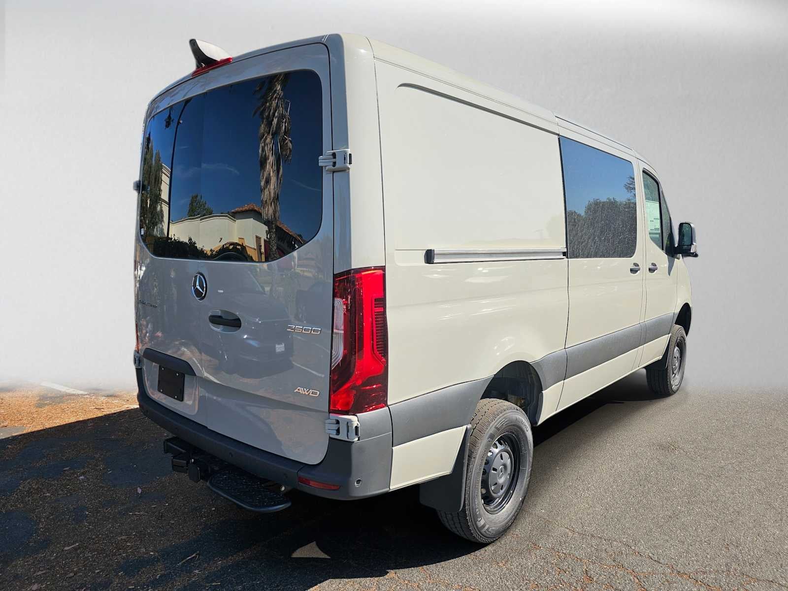 2026 Mercedes-Benz Sprinter Crew 2500 Standard Roof I4 Diesel HO 144 AWD