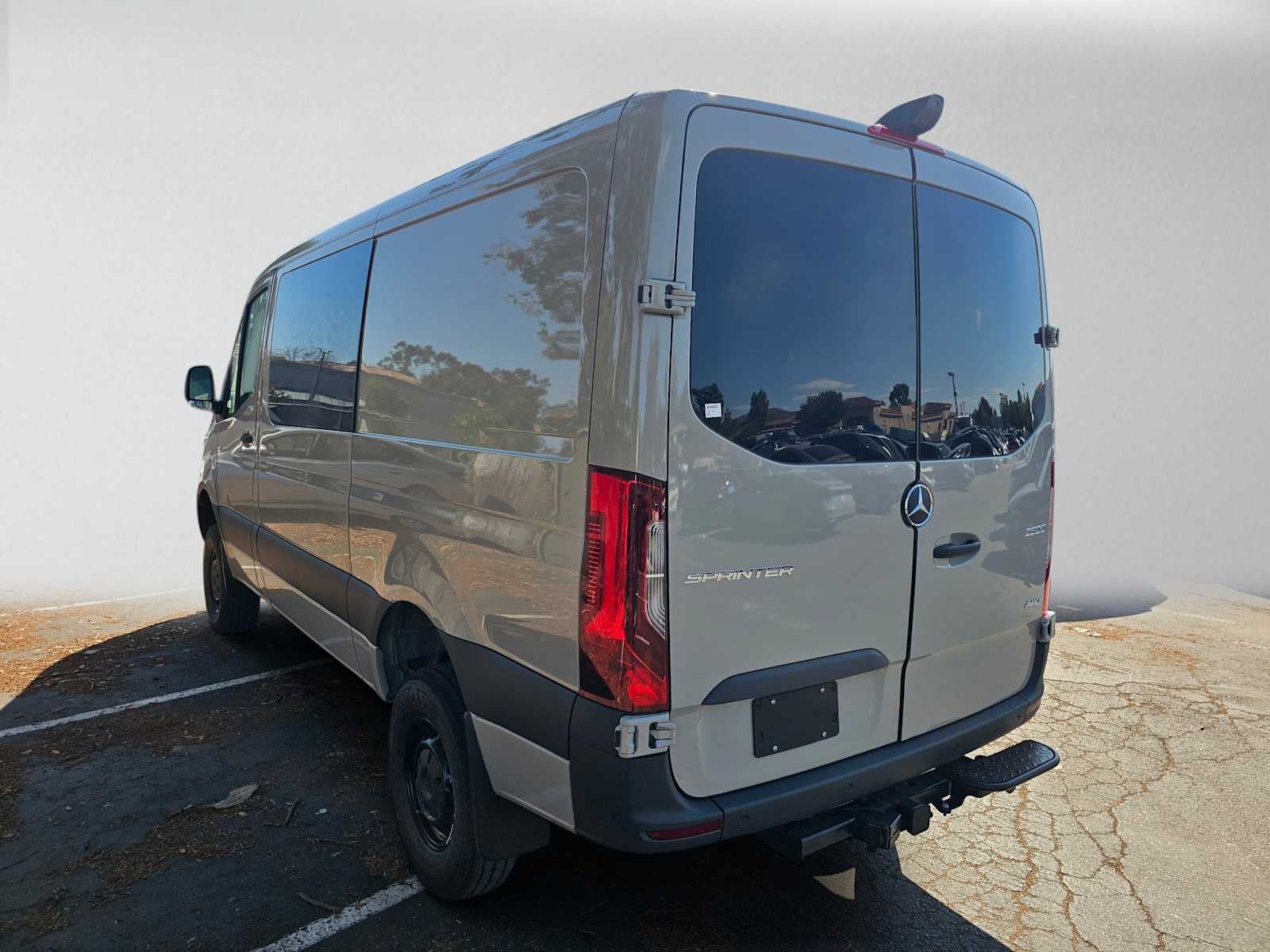 2026 Mercedes-Benz Sprinter Crew 2500 Standard Roof I4 Diesel HO 144 AWD