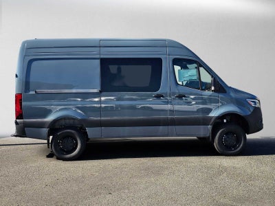 2026 Mercedes-Benz Sprinter Crew 2500 Standard Roof I4 Diesel HO 144 AWD