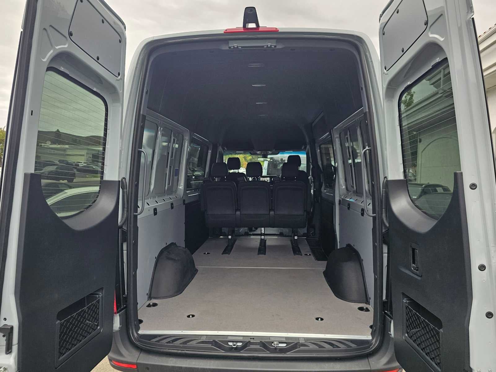 2026 Mercedes-Benz Sprinter Crew 2500 Standard Roof I4 Diesel HO 144 AWD