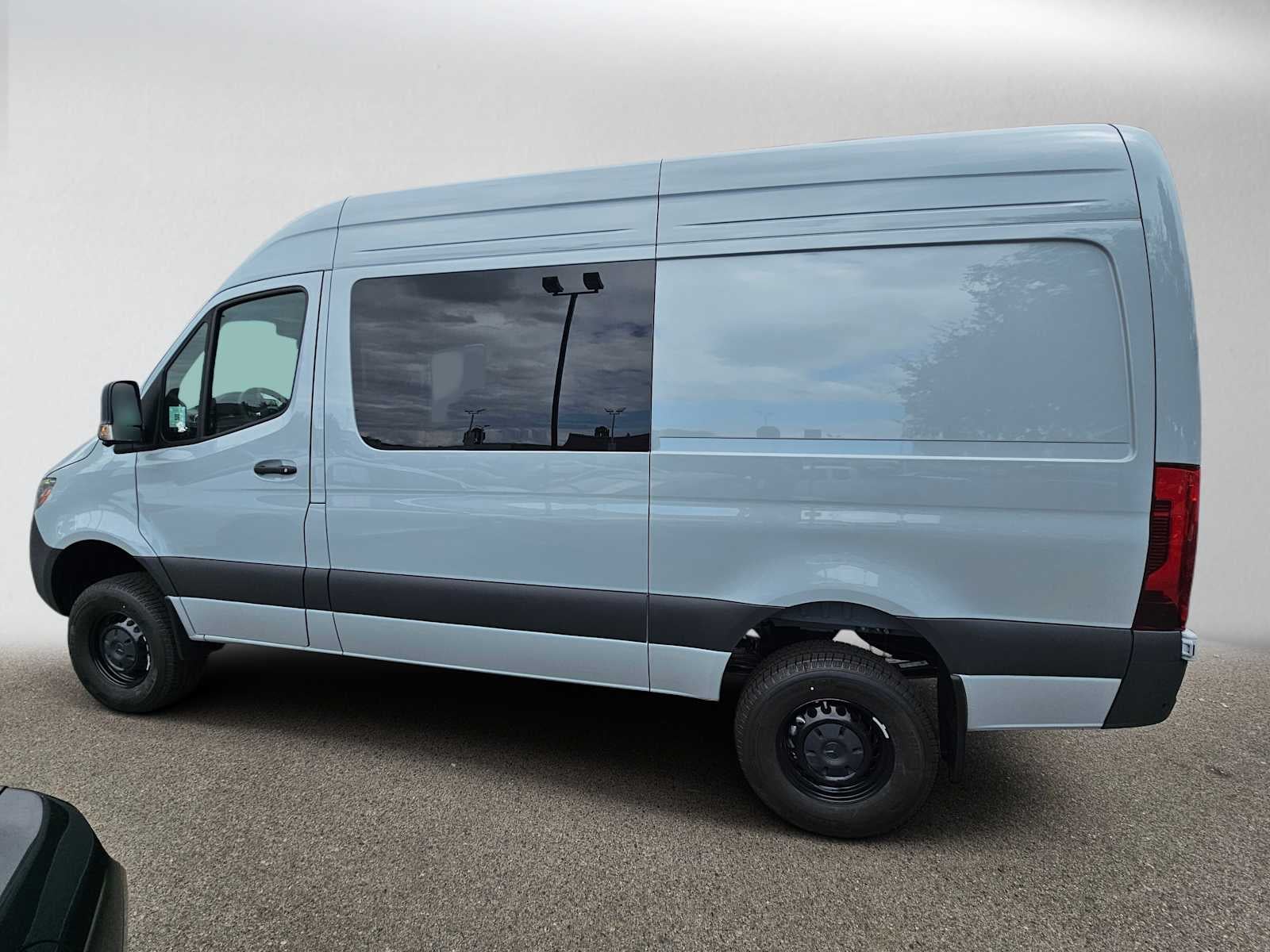 2026 Mercedes-Benz Sprinter Crew 2500 Standard Roof I4 Diesel HO 144 AWD