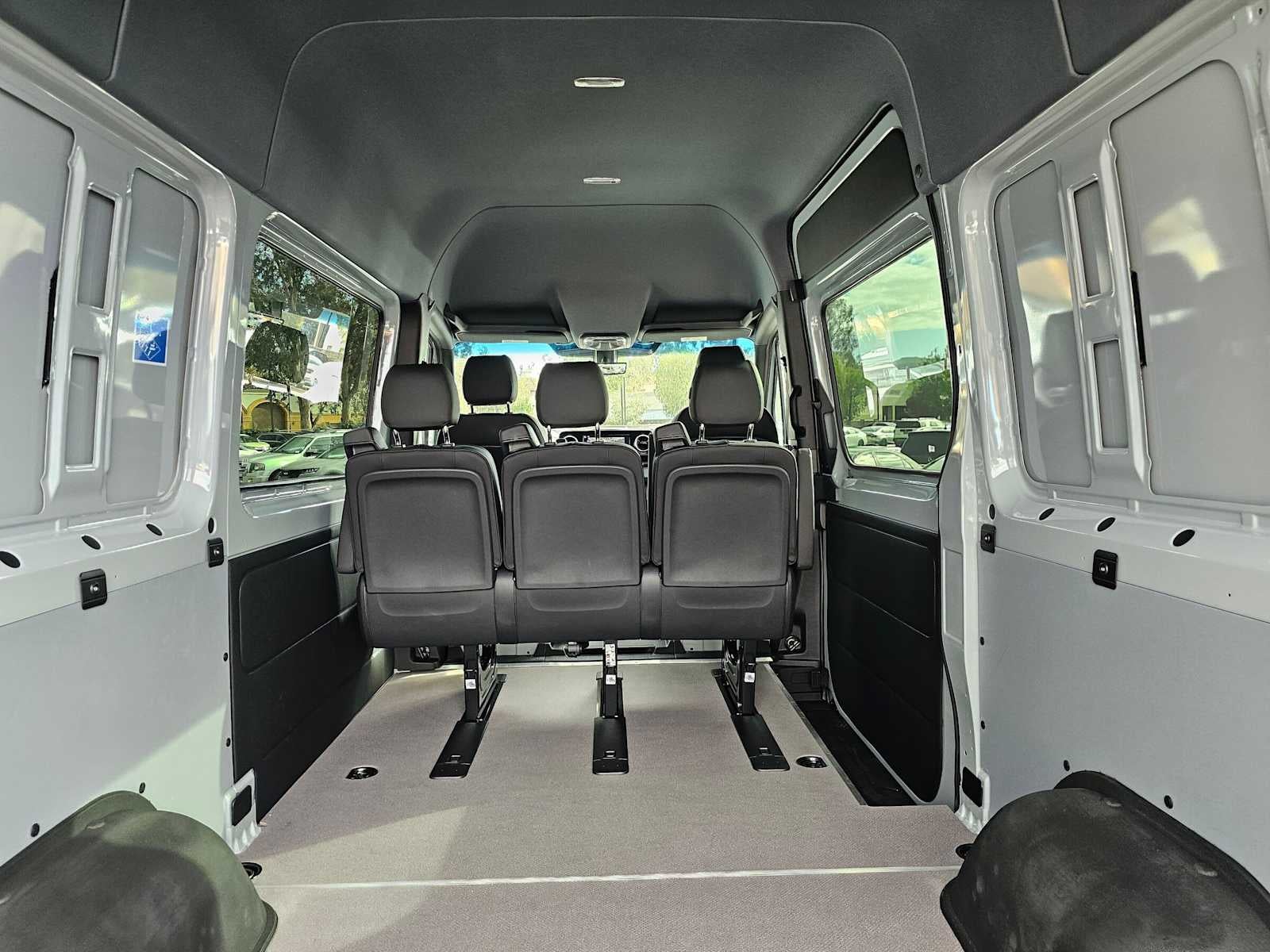 2026 Mercedes-Benz Sprinter Crew 2500 Standard Roof I4 Diesel HO 144 AWD