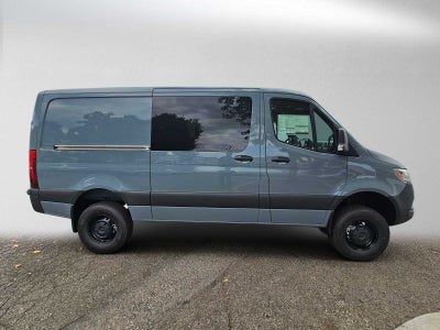 2026 Mercedes-Benz Sprinter Crew 2500 Standard Roof I4 Diesel HO 144 AWD