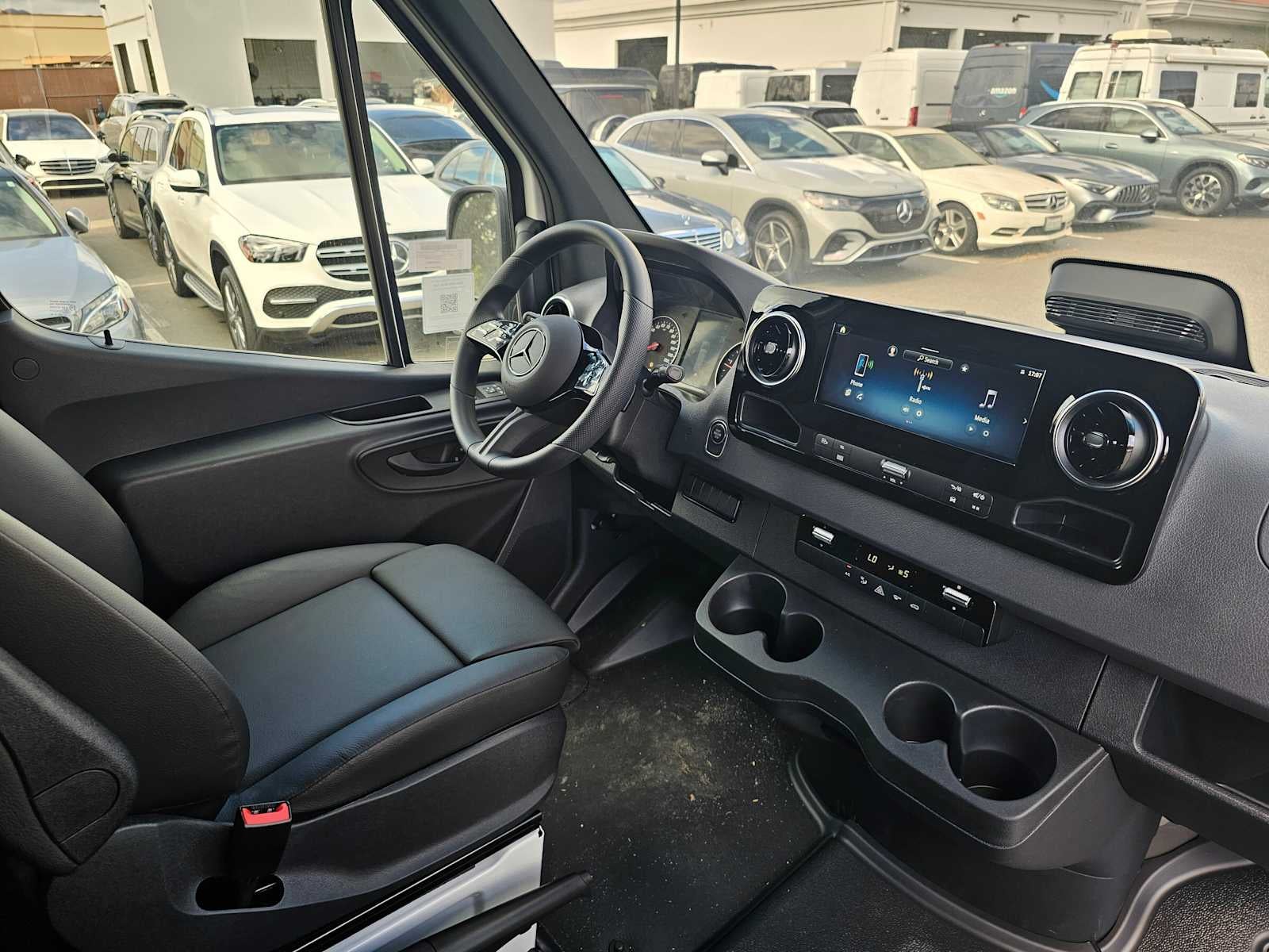 2025 Mercedes-Benz Sprinter Cargo Van 2500 Standard Roof I4 Diesel 144" RWD