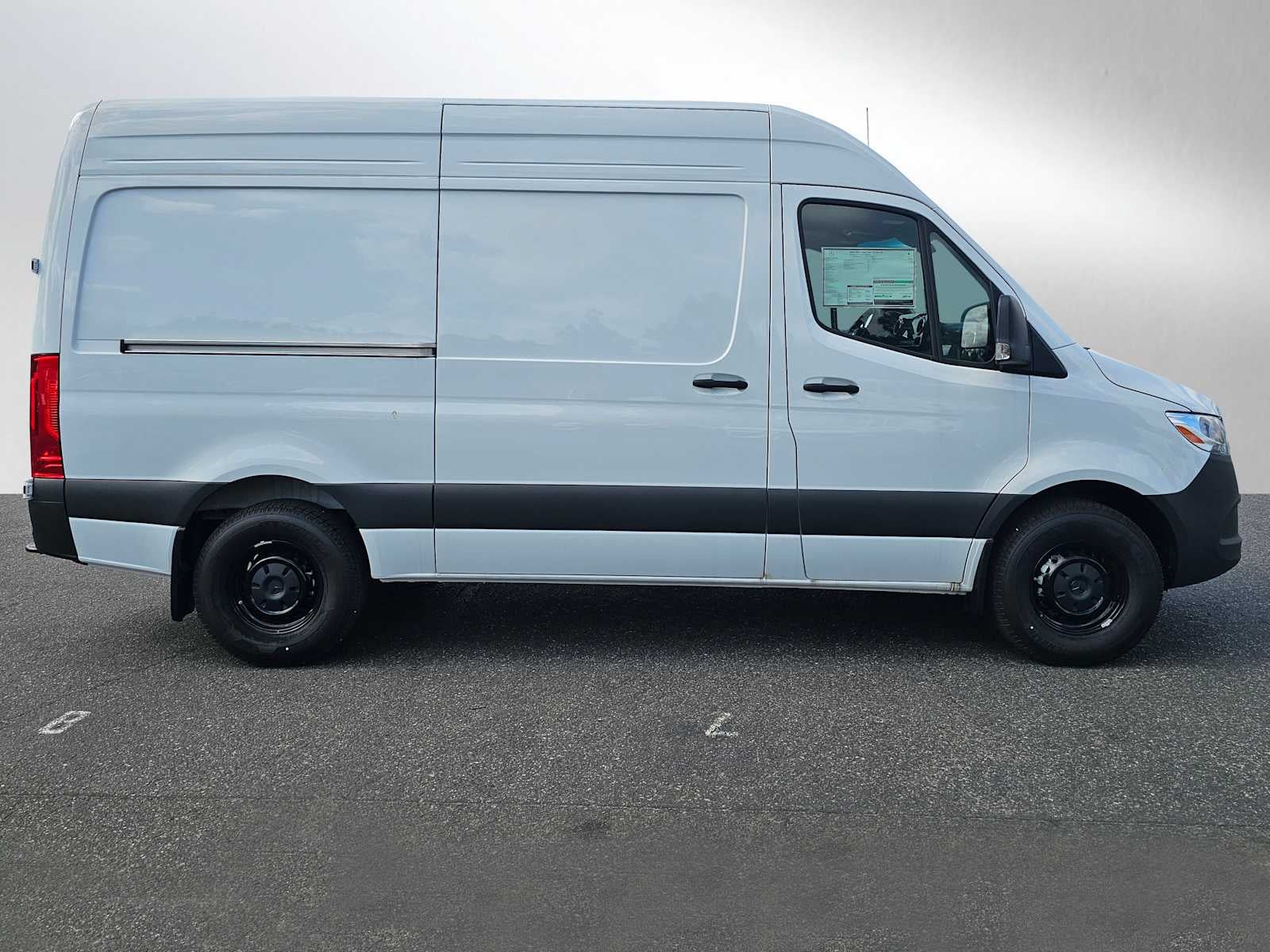 2025 Mercedes-Benz Sprinter Cargo Van 2500 Standard Roof I4 Diesel 144" RWD