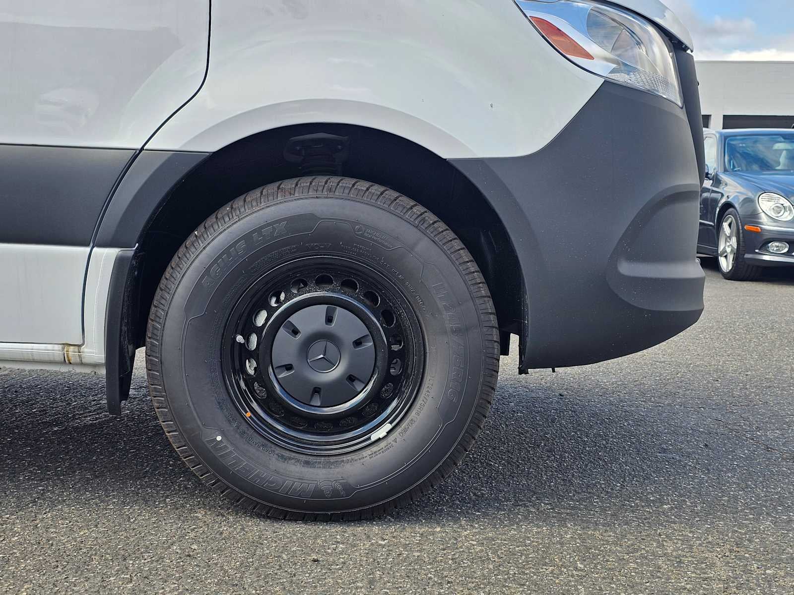 2025 Mercedes-Benz Sprinter Cargo Van 2500 Standard Roof I4 Diesel 144" RWD