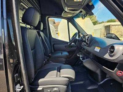 2026 Mercedes-Benz Sprinter 2500 Standard Roof I4 Diesel 144 RWD