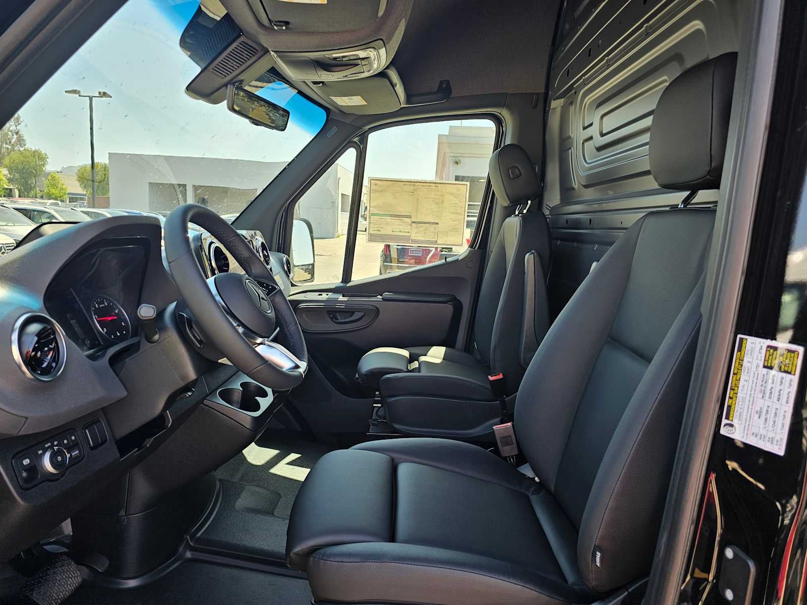 2026 Mercedes-Benz Sprinter 2500 Standard Roof I4 Diesel 144 RWD