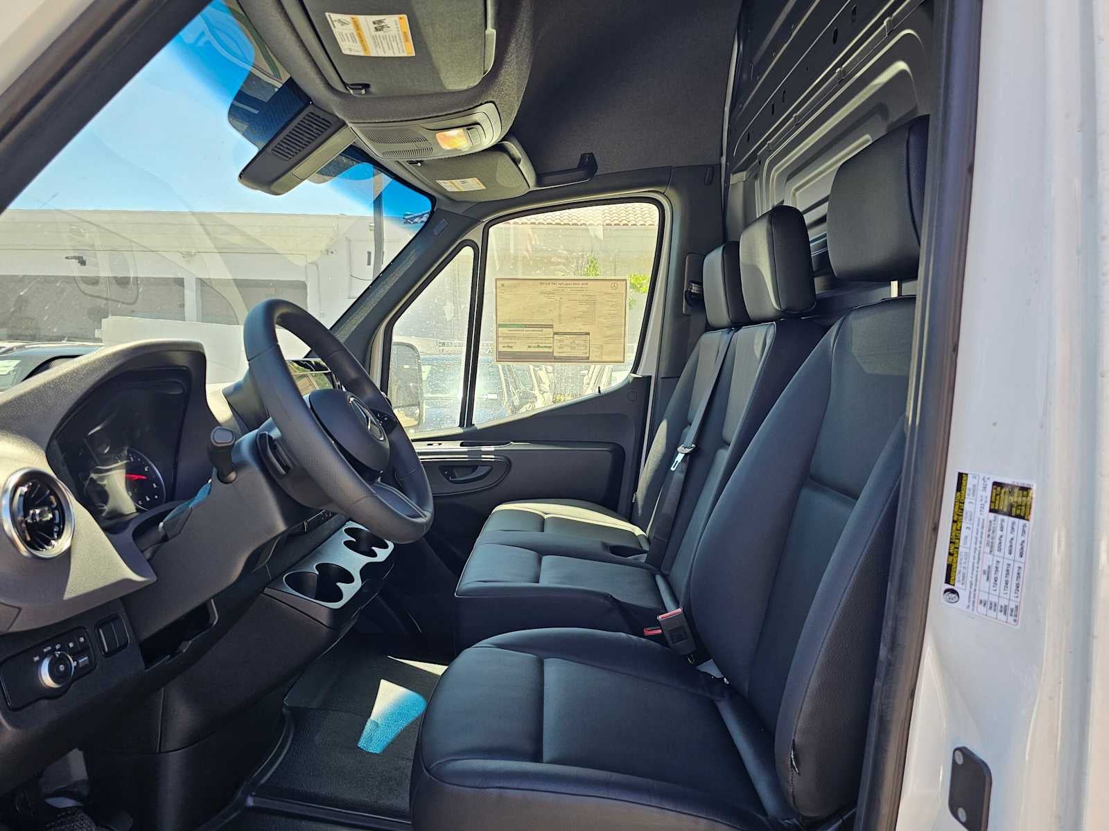2026 Mercedes-Benz Sprinter 2500 Standard Roof I4 Diesel 144 RWD