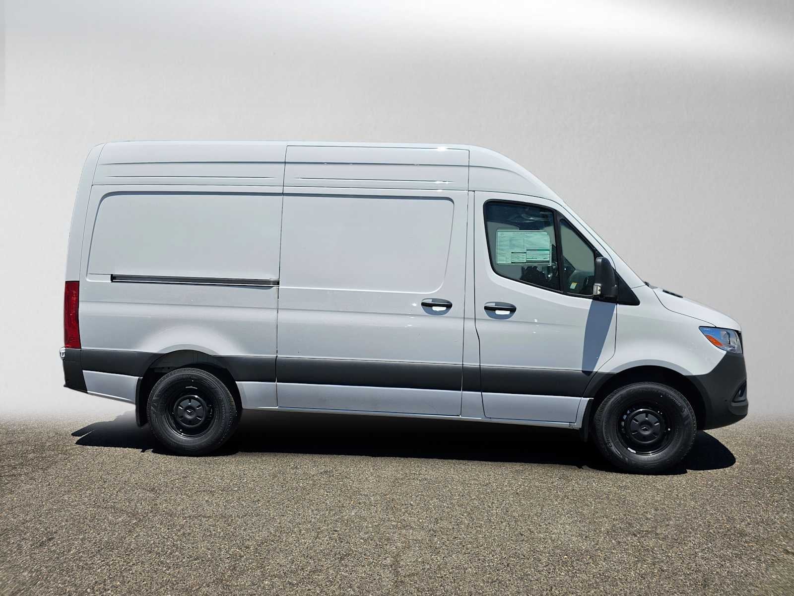 2026 Mercedes-Benz Sprinter 2500 Standard Roof I4 Diesel 144 RWD