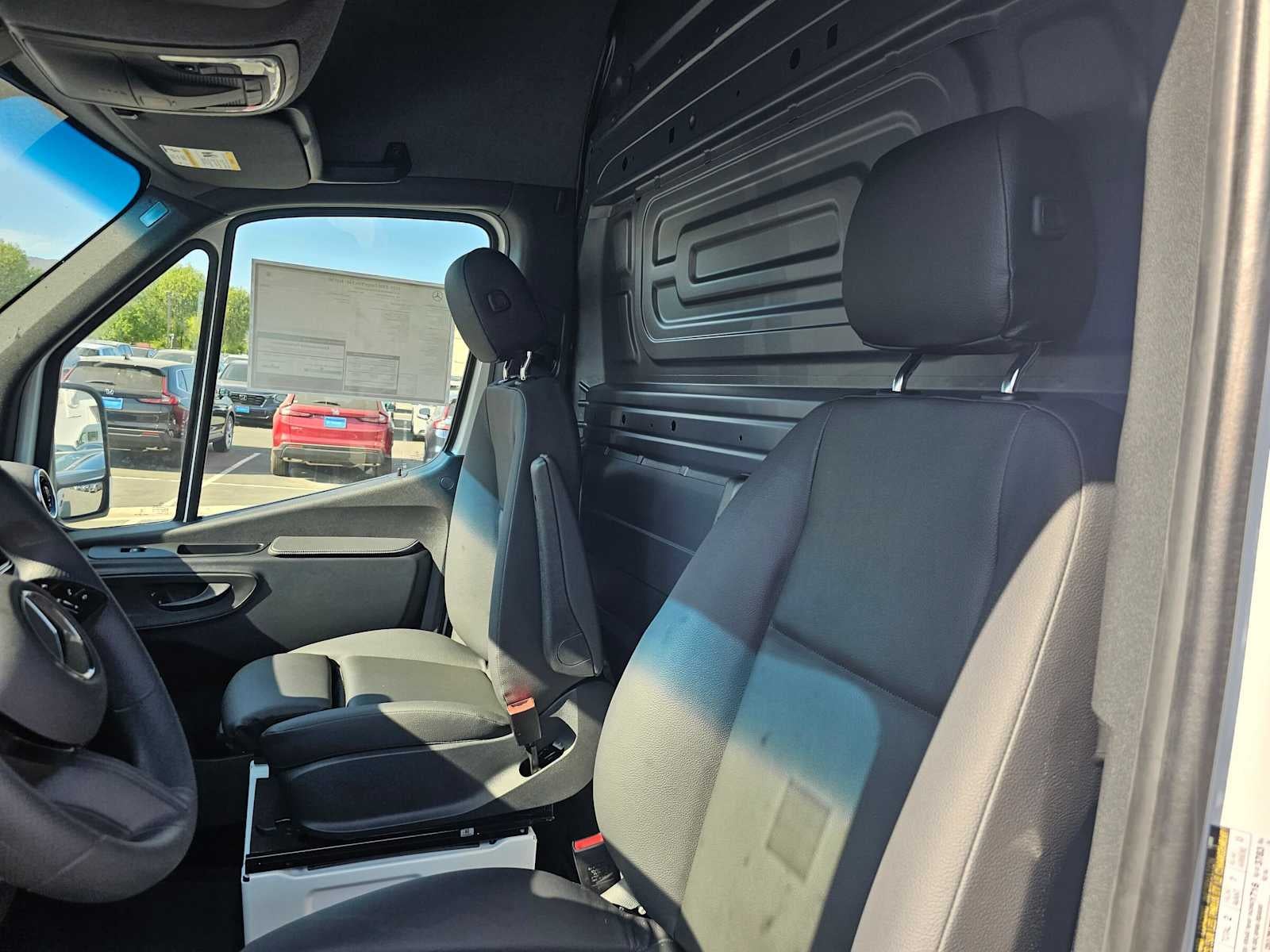 2026 Mercedes-Benz Sprinter Cargo 2500 Standard Roof I4 Diesel 144 RWD