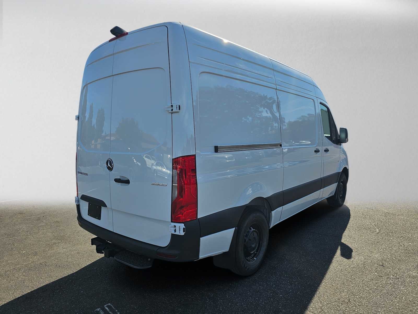 2026 Mercedes-Benz Sprinter Cargo 2500 Standard Roof I4 Diesel 144 RWD