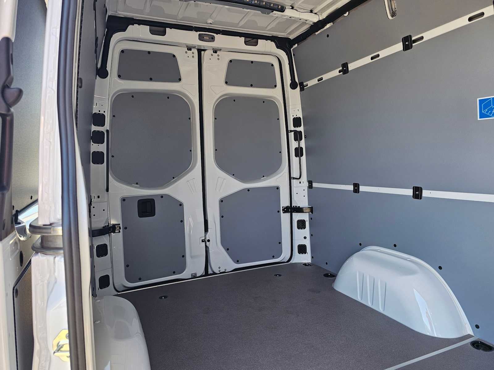 2026 Mercedes-Benz Sprinter 2500 Standard Roof I4 Diesel 144 RWD