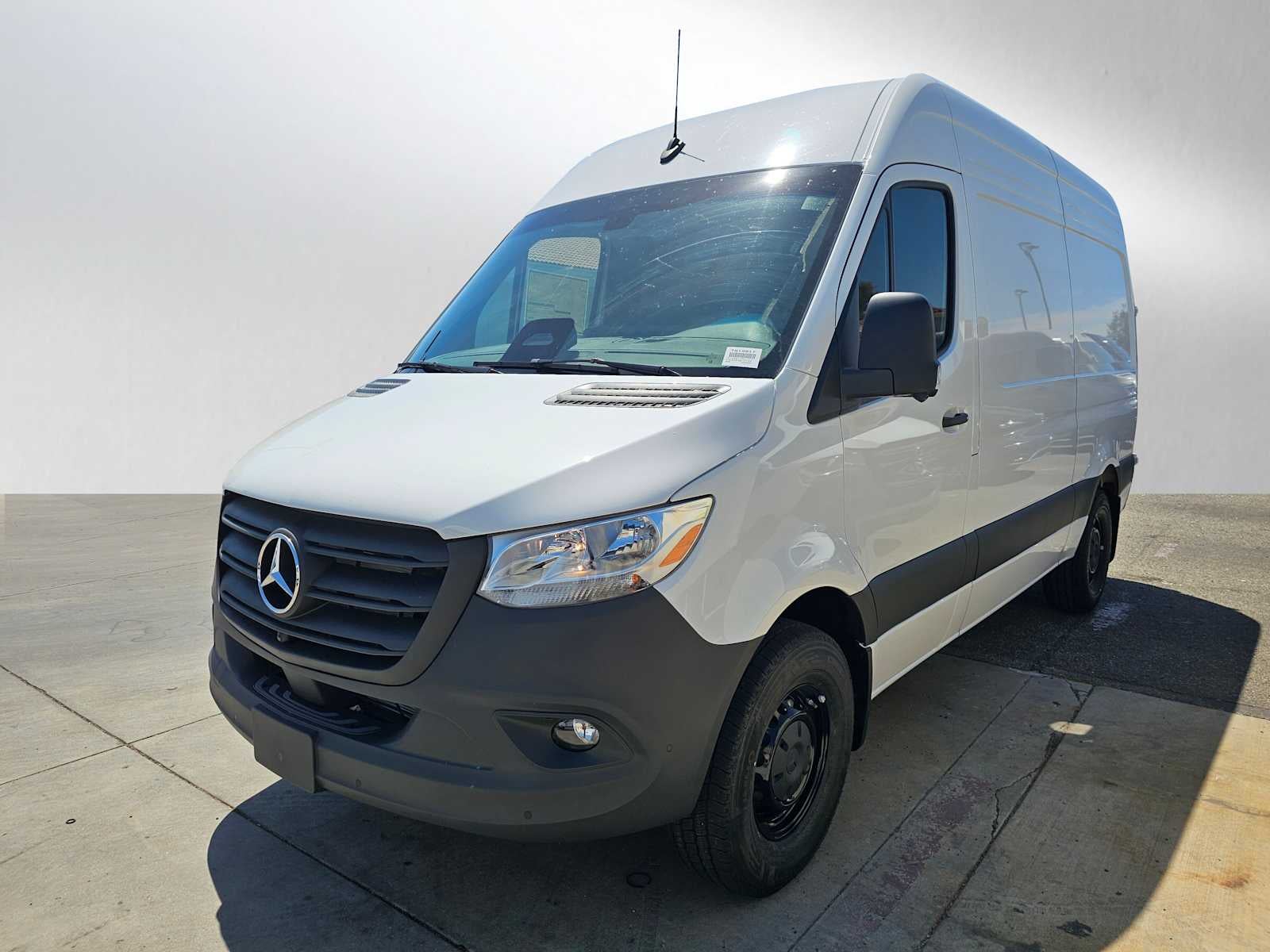 2026 Mercedes-Benz Sprinter 2500 Standard Roof I4 Diesel 144 RWD