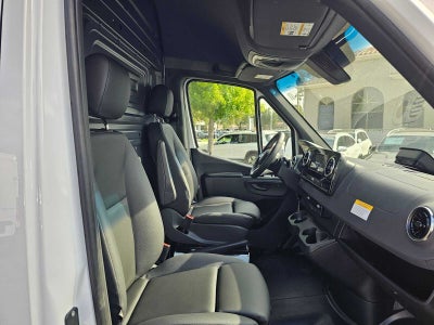 2026 Mercedes-Benz Sprinter 2500 Standard Roof I4 Diesel 144 RWD