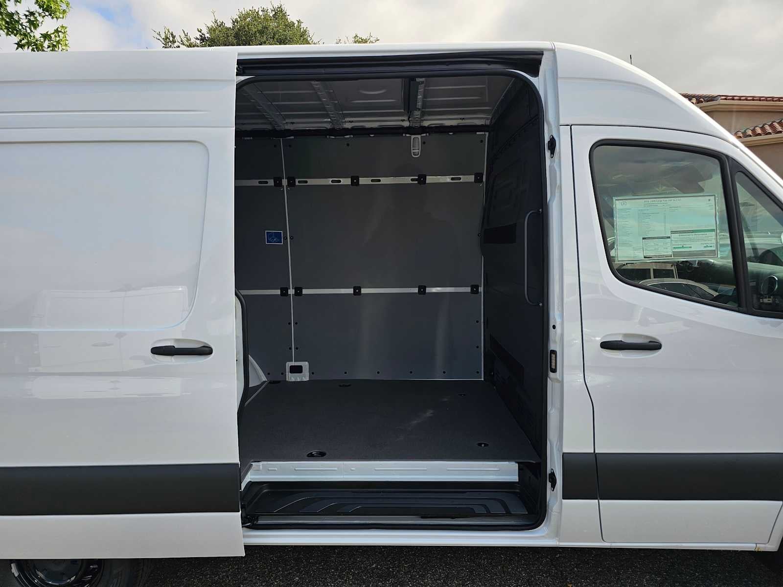 2026 Mercedes-Benz Sprinter 2500 Standard Roof I4 Diesel 144 RWD