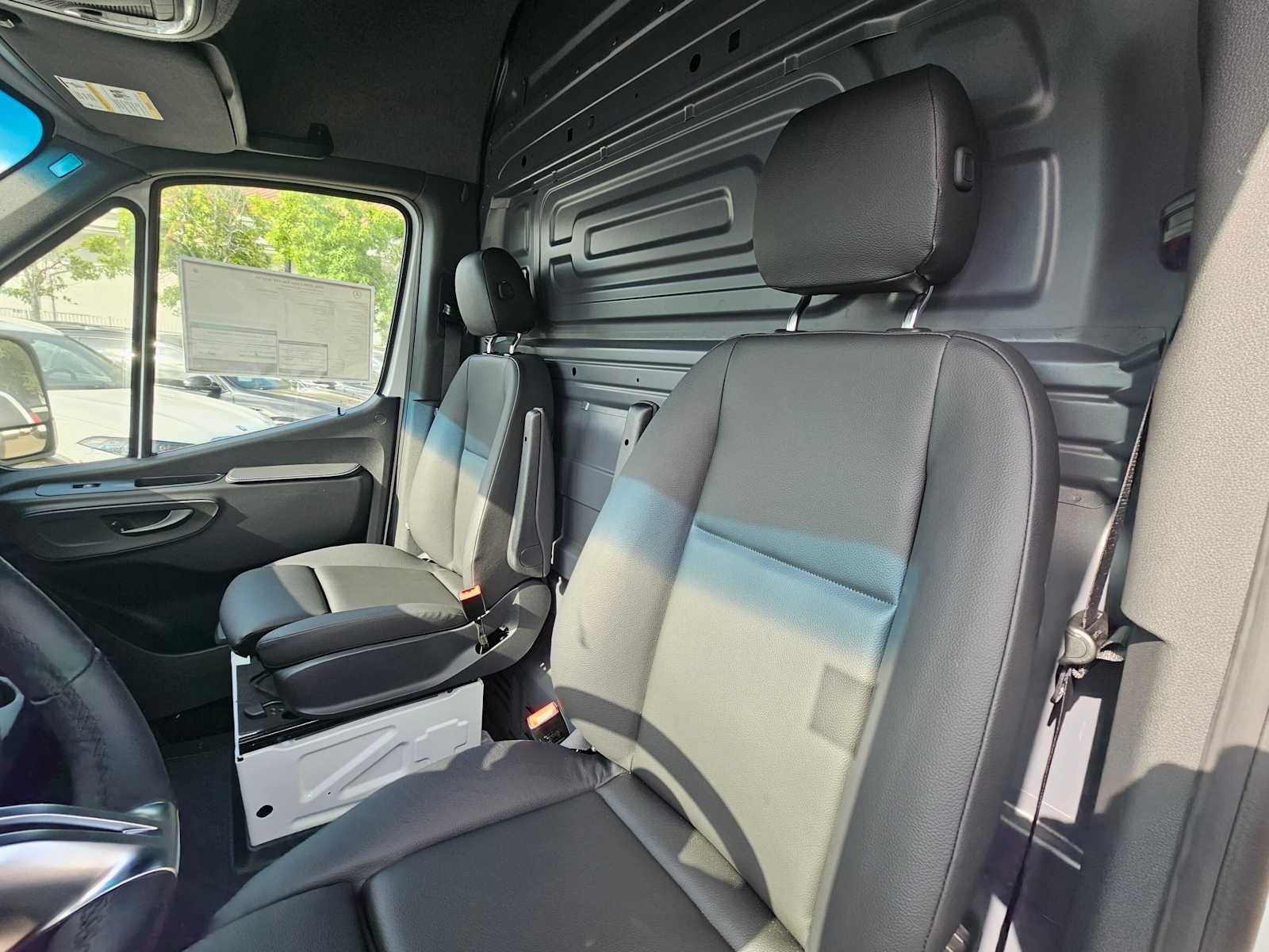 2026 Mercedes-Benz Sprinter 2500 Standard Roof I4 Diesel 144 RWD