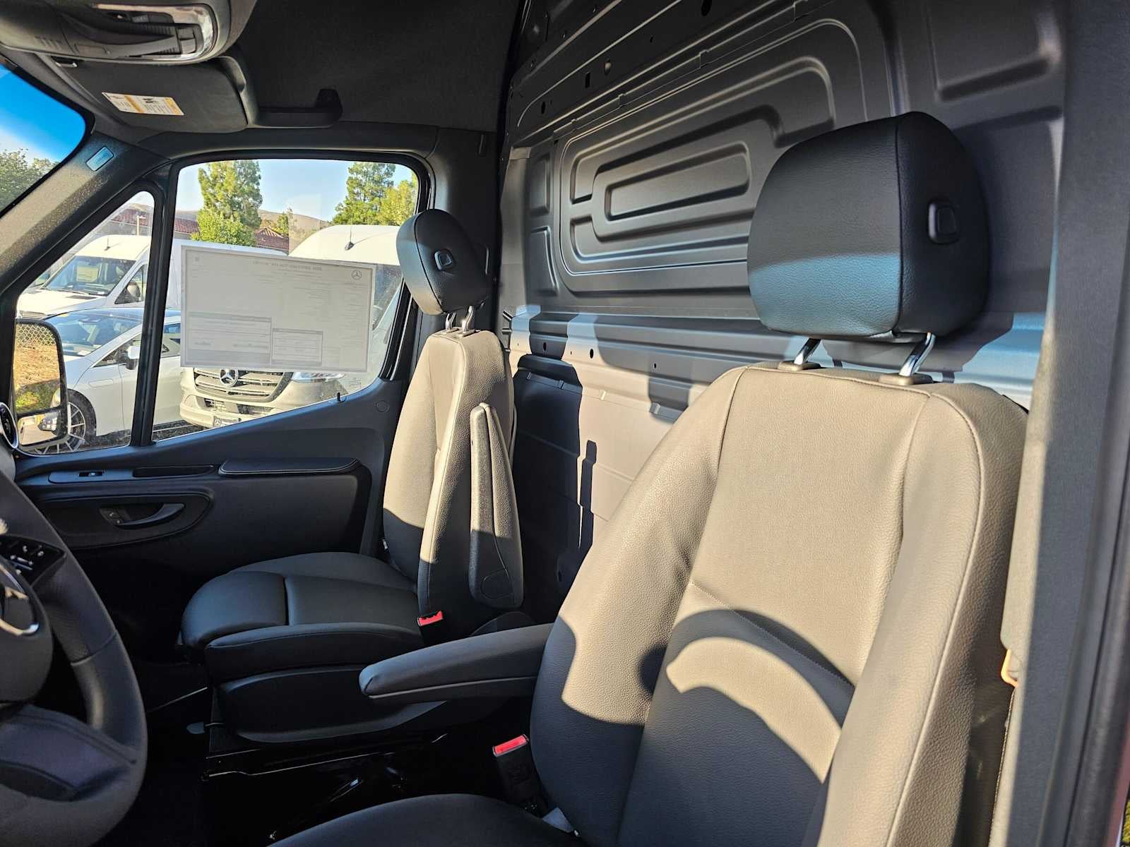 2026 Mercedes-Benz Sprinter Cargo 2500 Standard Roof I4 Diesel 144 RWD