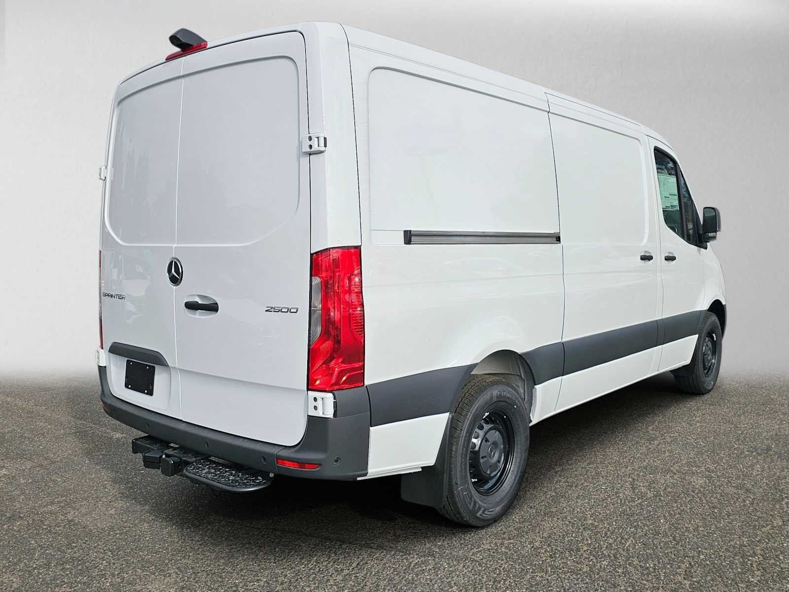 2026 Mercedes-Benz Sprinter Cargo 2500 Standard Roof I4 Diesel 144 RWD