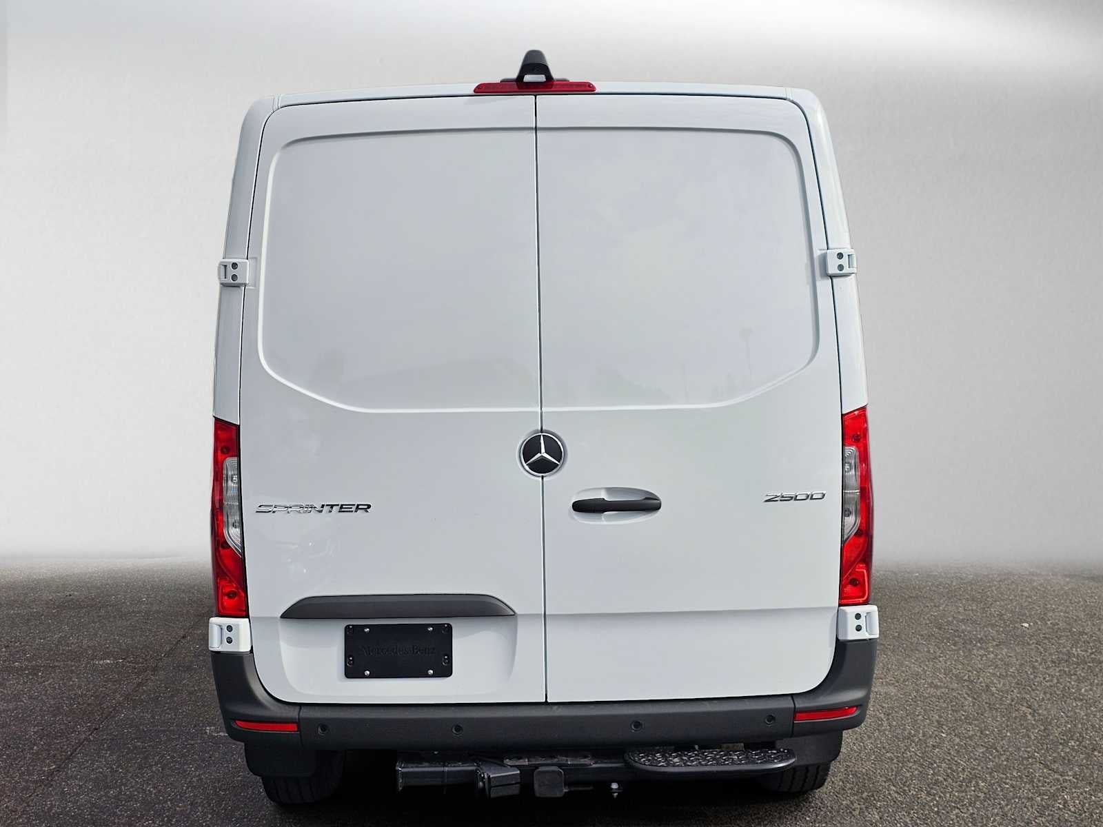 2026 Mercedes-Benz Sprinter Cargo 2500 Standard Roof I4 Diesel 144 RWD