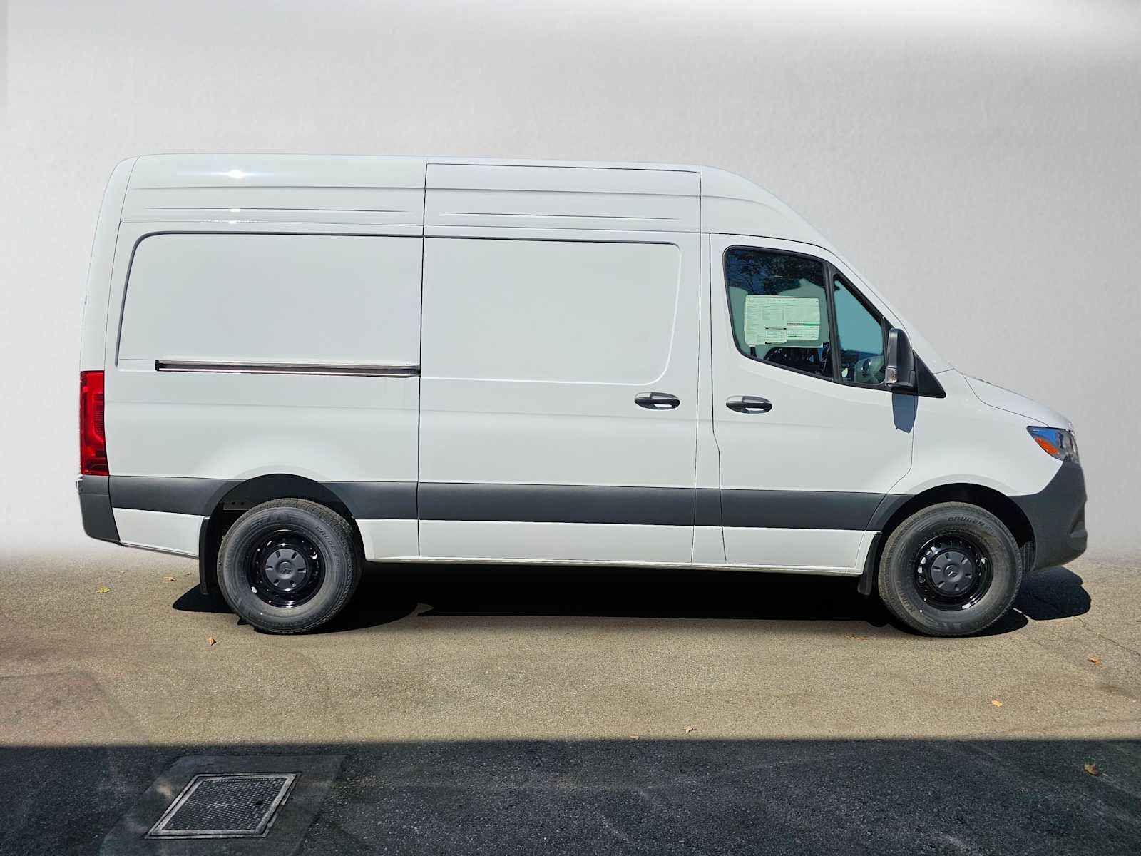 2026 Mercedes-Benz Sprinter Cargo 2500 Standard Roof I4 Diesel 144 RWD