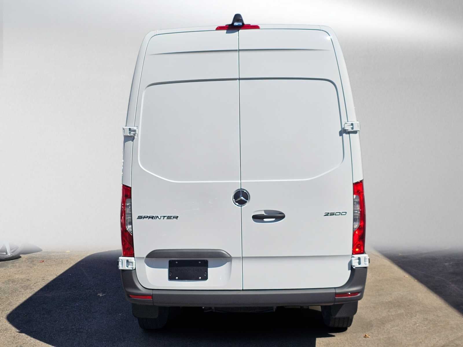 2026 Mercedes-Benz Sprinter Cargo 2500 Standard Roof I4 Diesel 144 RWD