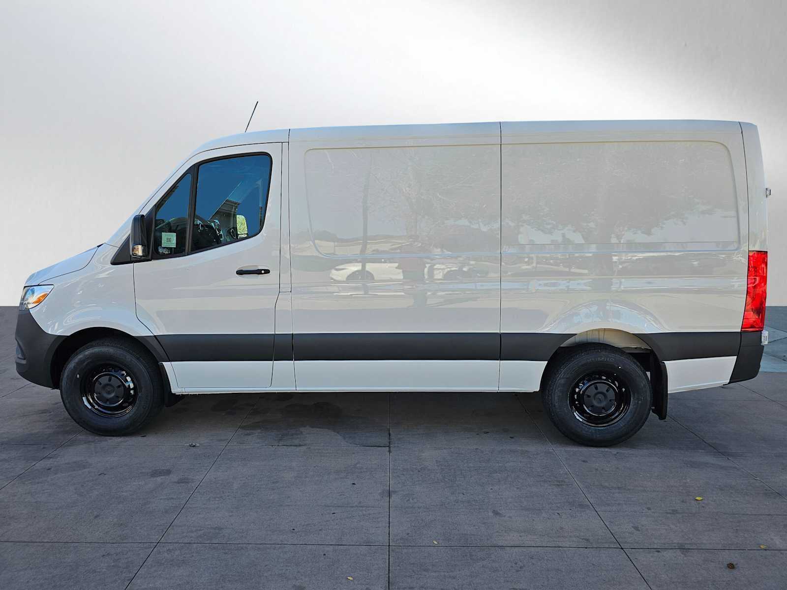 2026 Mercedes-Benz Sprinter 2500 Standard Roof I4 Diesel 144 RWD