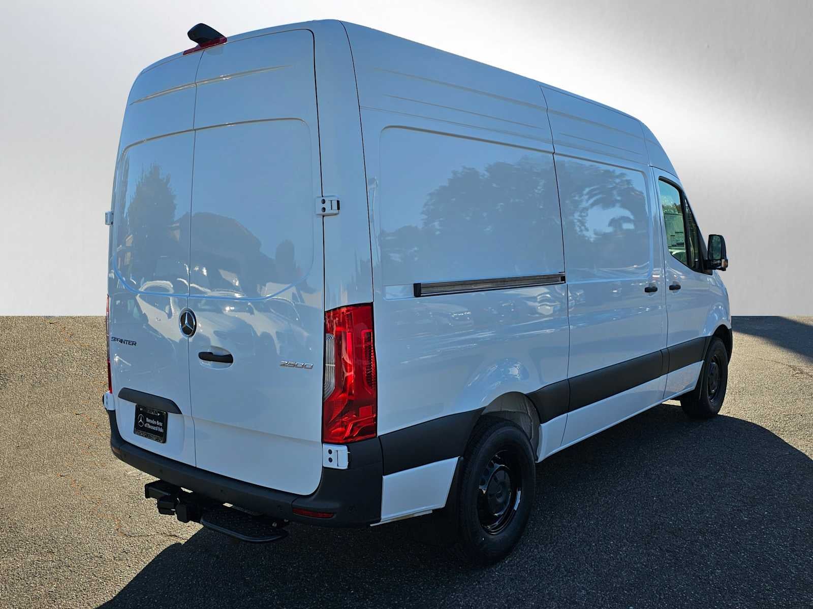 2026 Mercedes-Benz Sprinter 2500 Standard Roof I4 Diesel 144 RWD