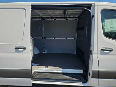 2026 Mercedes-Benz Sprinter 2500 Standard Roof I4 Diesel 144 RWD