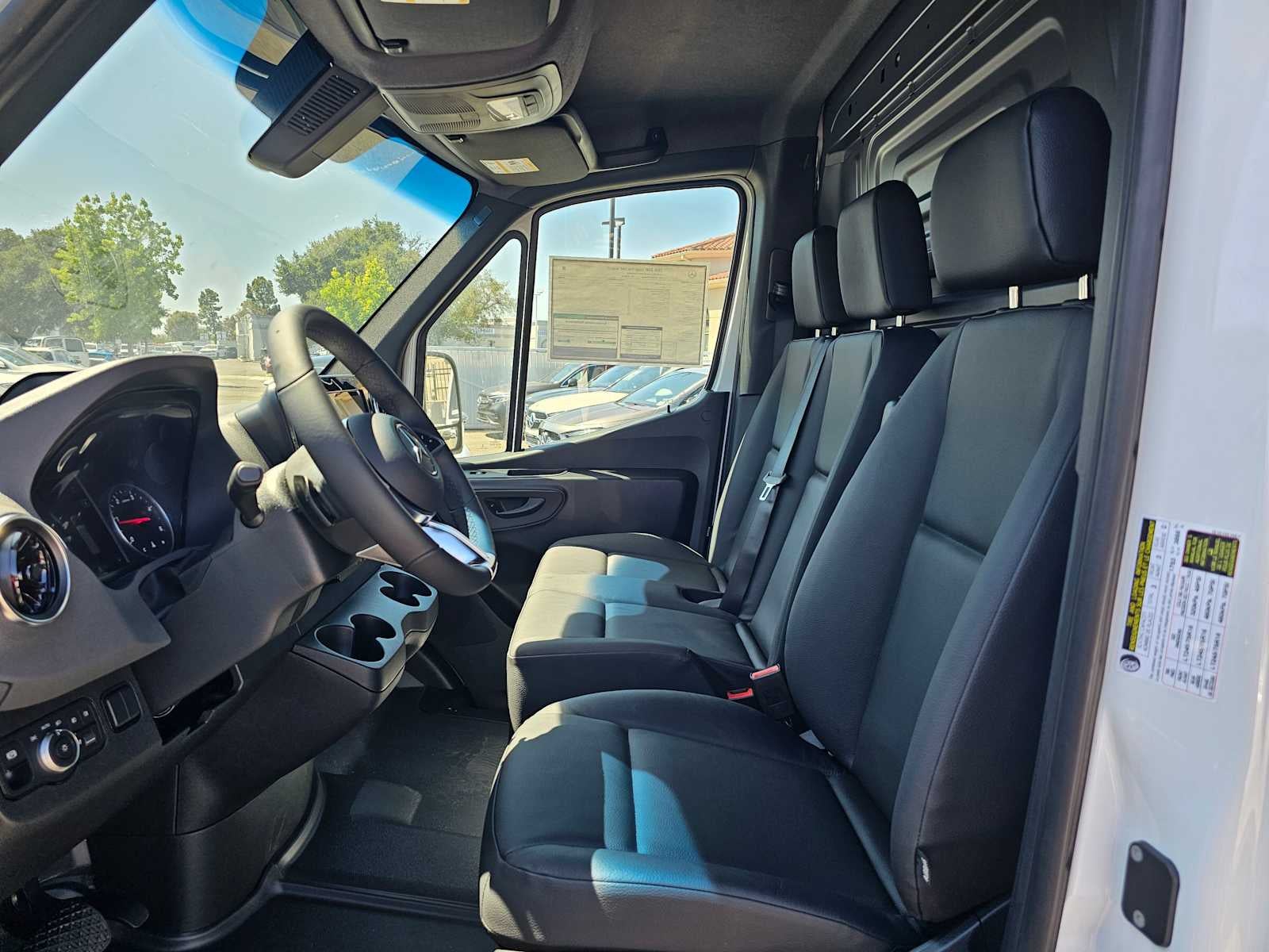 2026 Mercedes-Benz Sprinter 2500 Standard Roof I4 Diesel 144 RWD