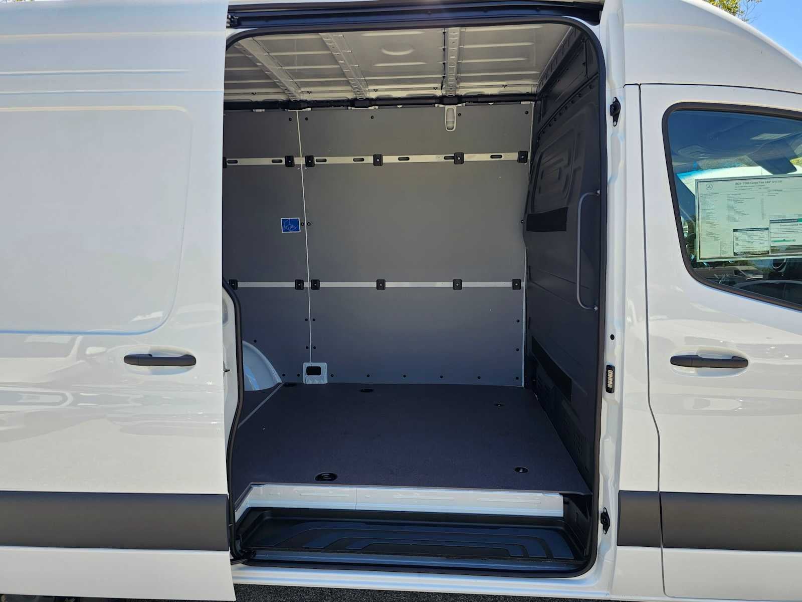2026 Mercedes-Benz Sprinter 2500 Standard Roof I4 Diesel 144 RWD