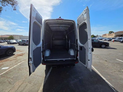 2026 Mercedes-Benz Sprinter Cargo 2500 Standard Roof I4 Diesel 144 RWD