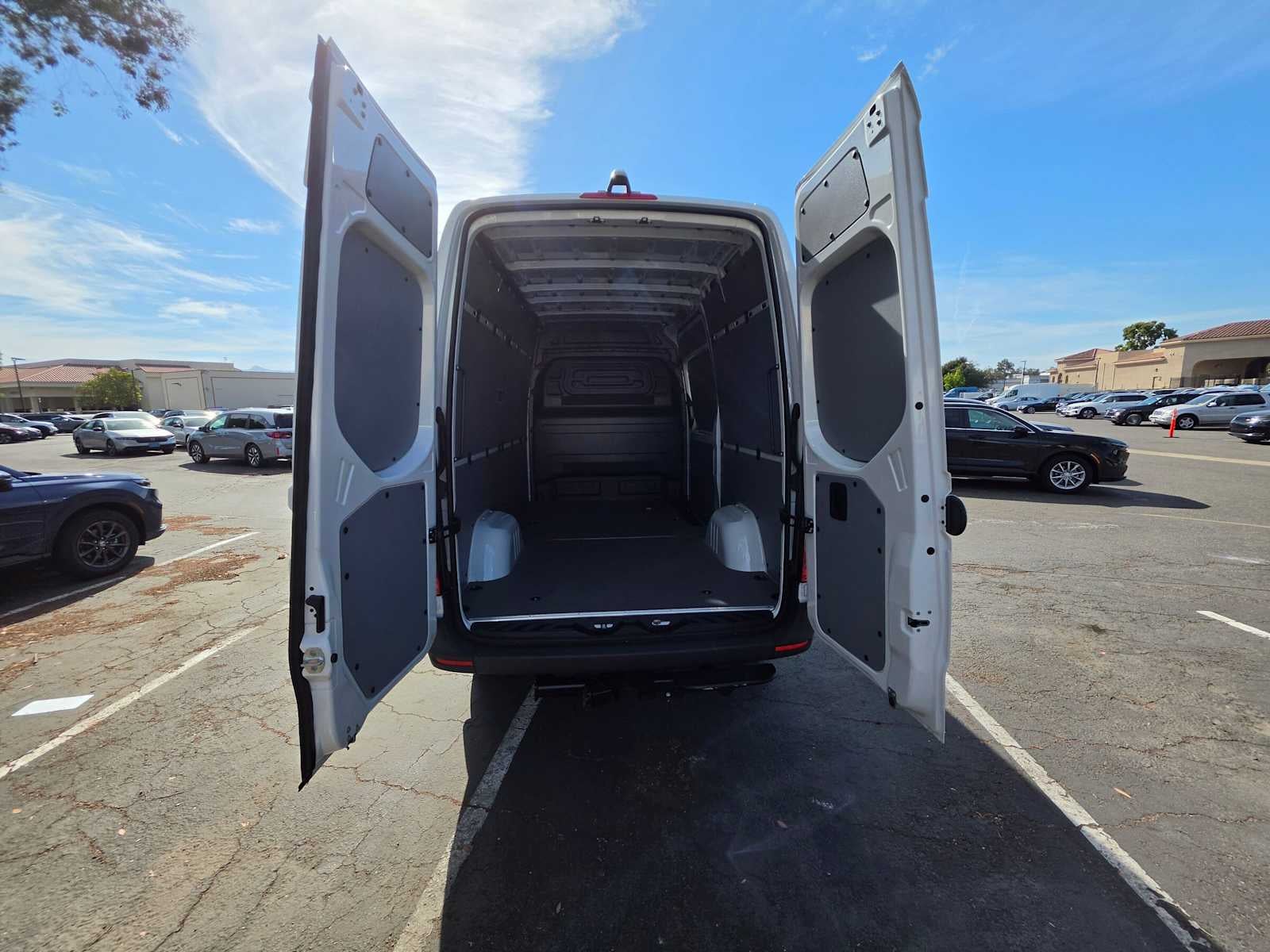 2026 Mercedes-Benz Sprinter Cargo 2500 Standard Roof I4 Diesel 144 RWD