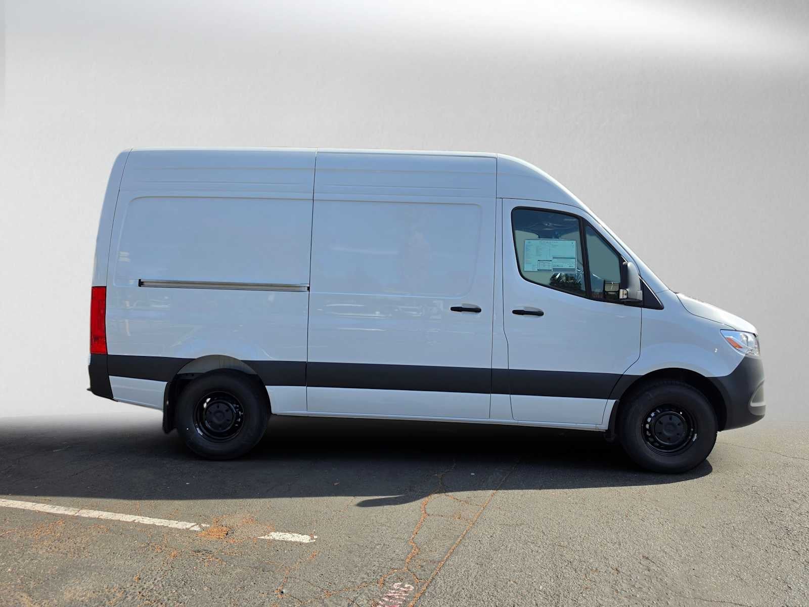 2026 Mercedes-Benz Sprinter Cargo 2500 Standard Roof I4 Diesel 144 RWD