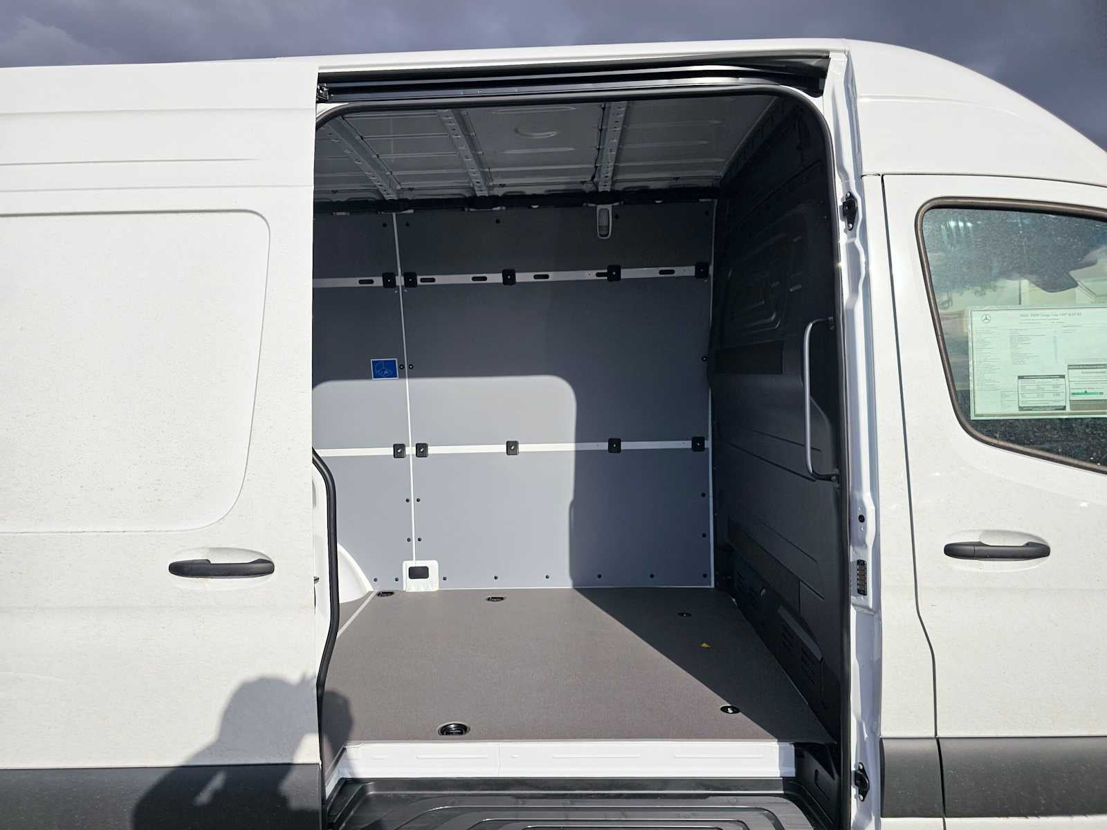 2026 Mercedes-Benz Sprinter Cargo 2500 Standard Roof I4 Diesel 144 RWD